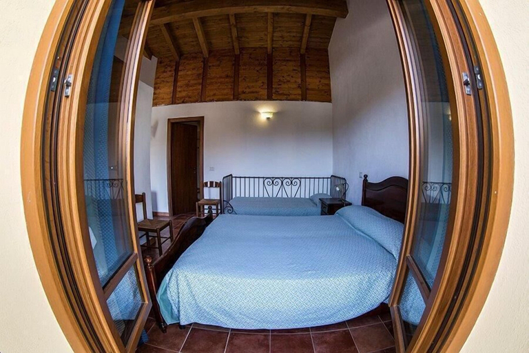 Bedroom 2, Agriturismo Villa Bardi struttura con camere vista mare, Genova