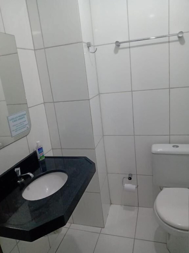 Bathroom 4, Borges Hotel, Imperatriz