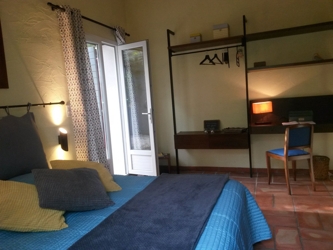 Bedroom 5, Les Mayombes, Var