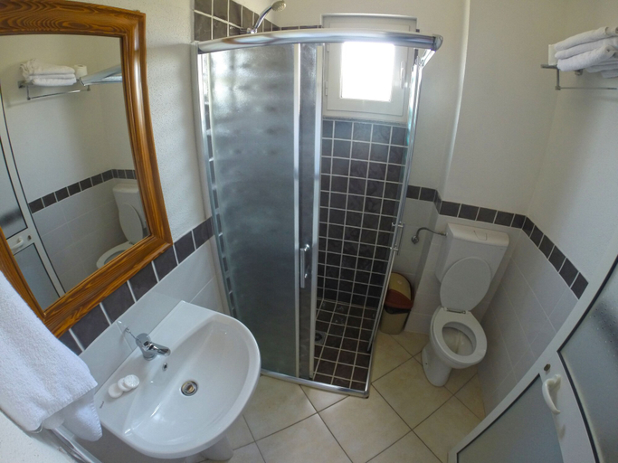 Bathroom 3, Hotel Bicaj, Shkodrës