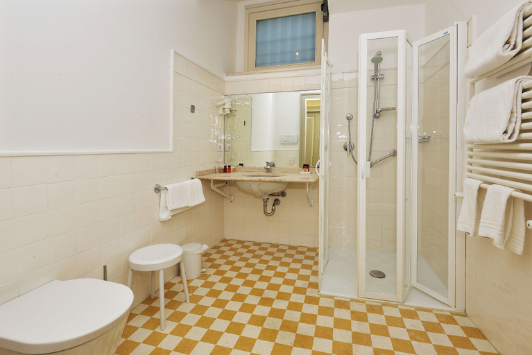 Bathroom 5, Hotel Monte Baldo e Villa Acquarone, Brescia