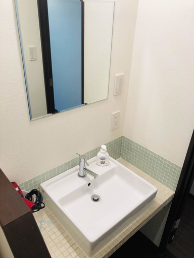 Bathroom 3, Zero Chiyozaki, Osaka