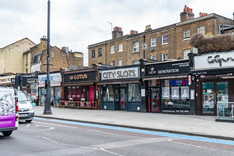 Exterior & Views 2, Spacious Clapham Home Near Brixton, London