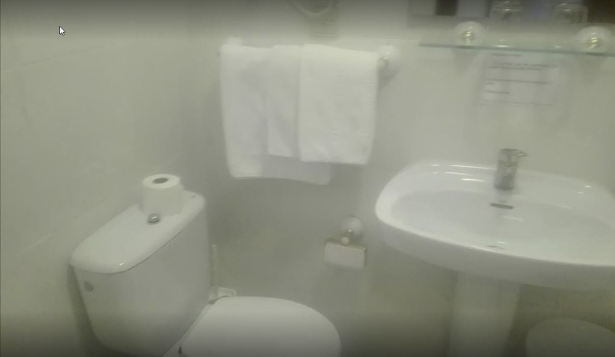 Bathroom 5, Hostal Isla Playa, Cantabria
