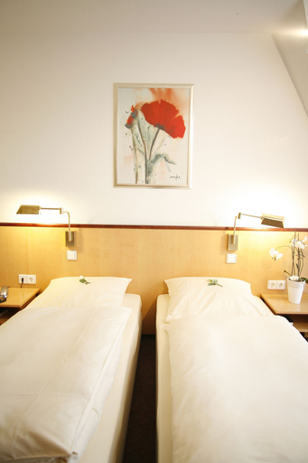 Bedroom 3, Hotel St. Pierre, Neuwied