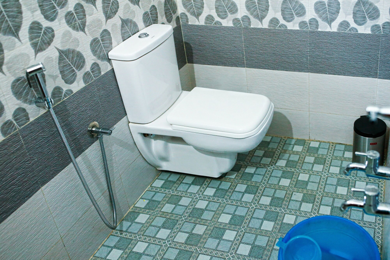 Bathroom, Kananam Retreat, Idukki