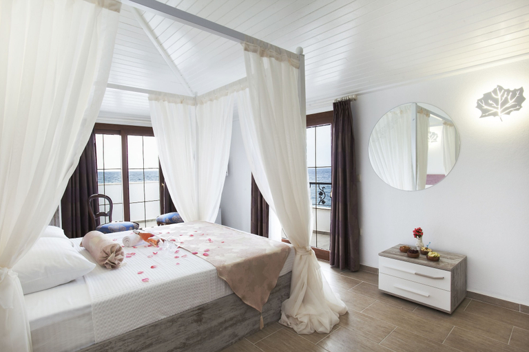Bedroom 5, Uzum Iskelesi Butik Otel, Karaburun