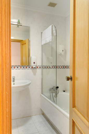 Bathroom 3, Apartamentos Duerming Park Viveiro, Lugo