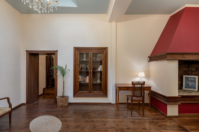Others 5, Old Town Suites, Crete