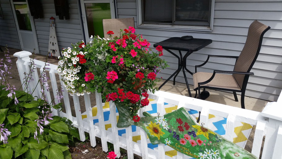 Others 5, Bay Port Lodging, Benzie