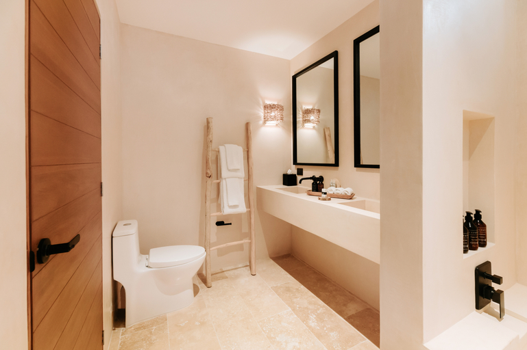 Bathroom, Majaro Apartments, Cozumel