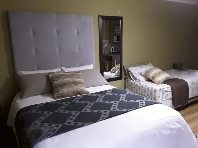 Bedroom 3, Victoria Oaks Guesthouse, Pixley ka Seme