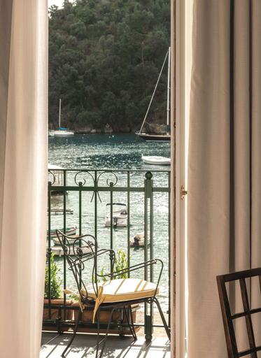 Exterior & Views 17