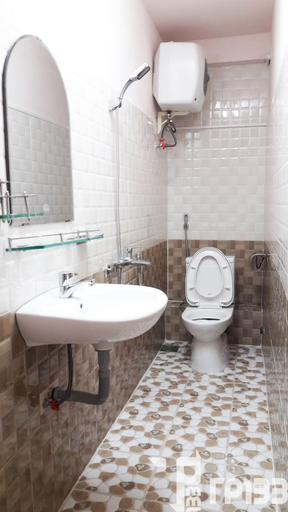Bathroom 3, Thong Phong Guesthouse, Đà Lạt