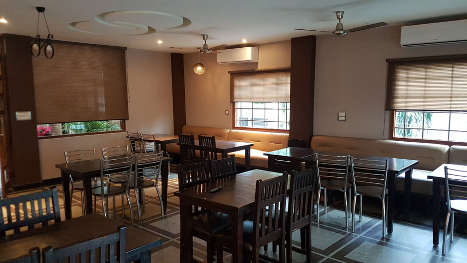 Food & Drinks 5, The Urmi, Dehradun
