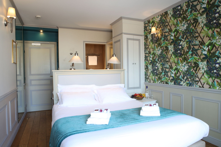 Bedroom 3, Hôtel Villa-Lamartine, Gironde