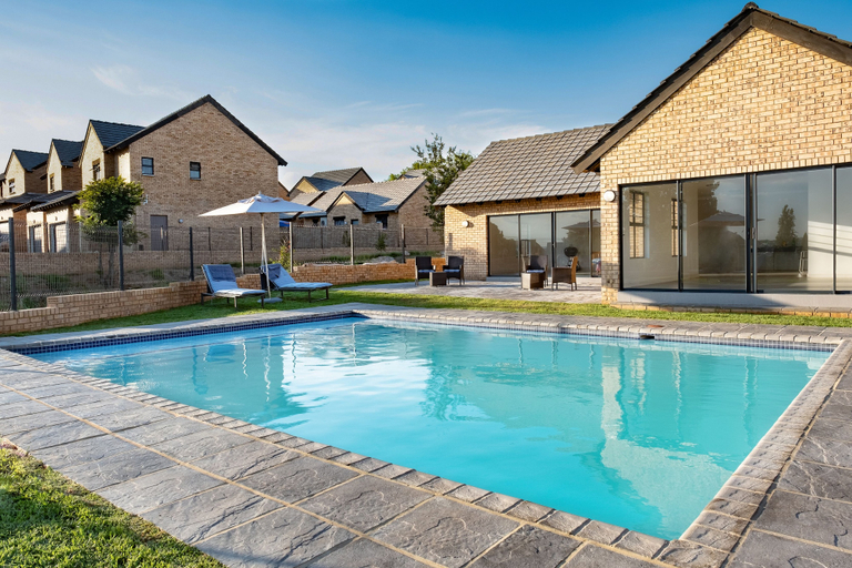 Sport & Beauty 3, Kyalami Creek Luxury Apartments, City of Johannesburg