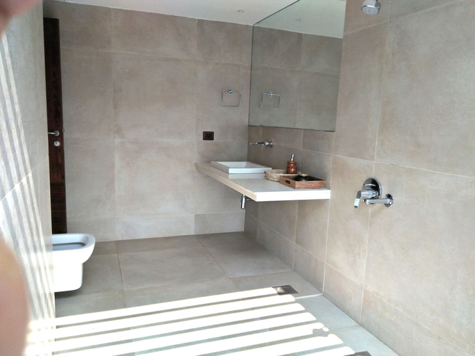 Bathroom 3, 5 am Somewhere - Styled by FabIndia, North Goa