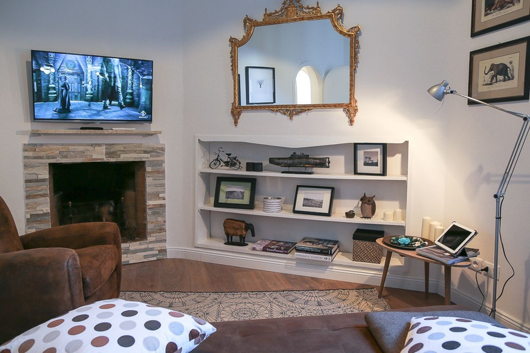 Living area 2, Pandolfini Suite, Florence