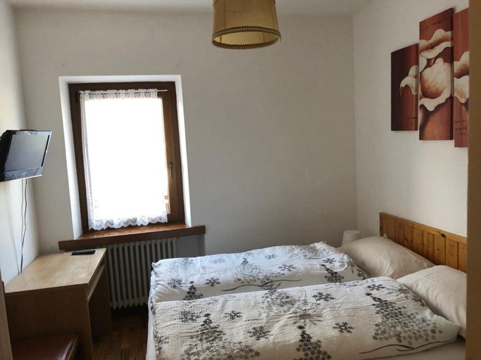 Bedroom 4, Garnì Astor, Belluno