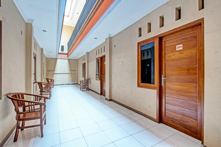 Public Area 2, Spot On 91356 Hotel Mustika 2, Blora