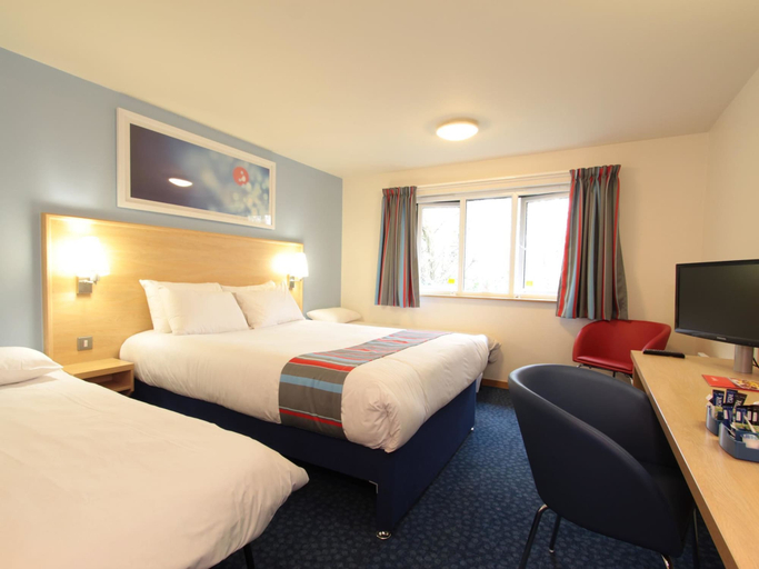 Bedroom 3, Travelodge Exeter M5, Devon