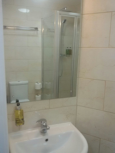 Bathroom 4, Douglas Hotel, West Dunbartonshire