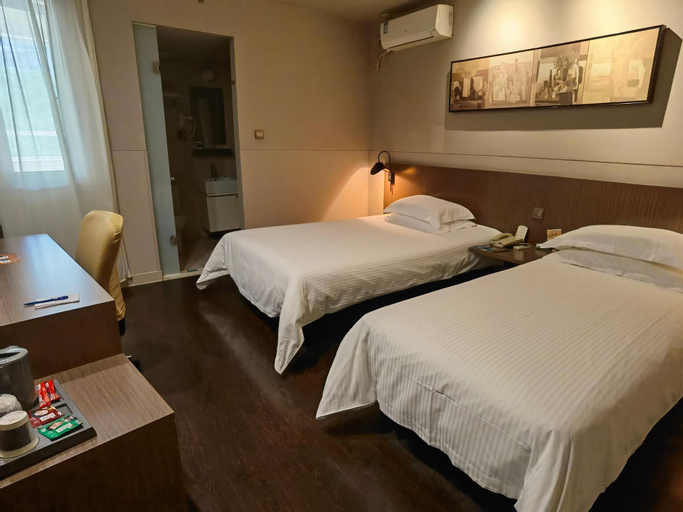 Bedroom 16