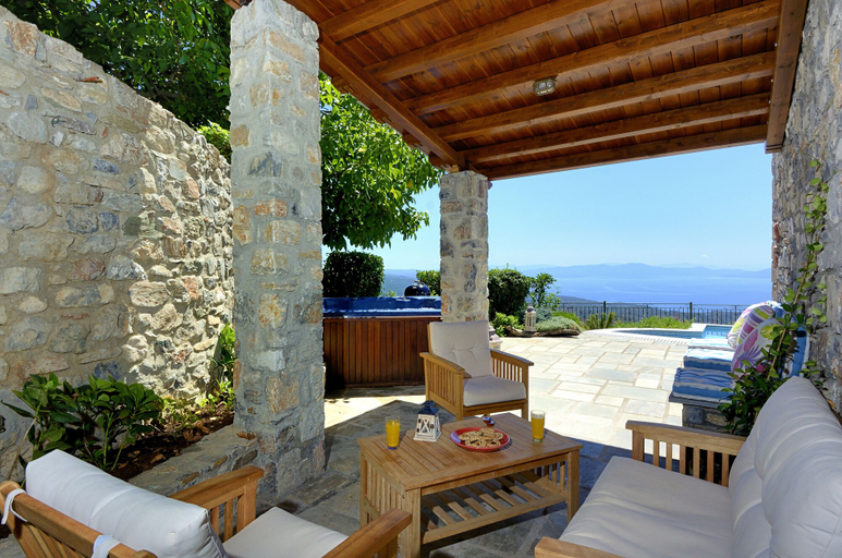 Others 4, Villa Ortansia, Thessaly