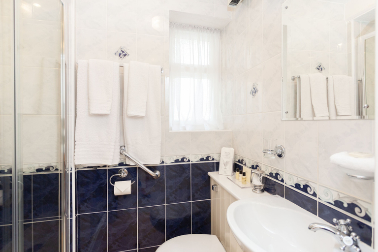 Bathroom 4, The Baytree, Torbay