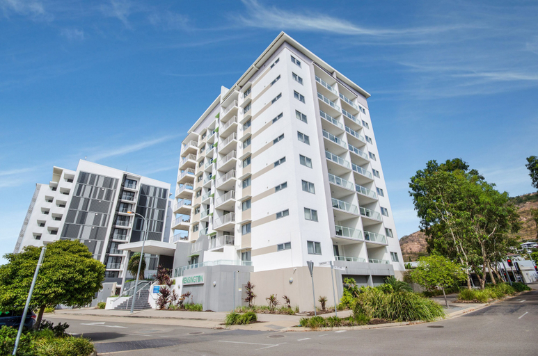 Exterior & Views 2, Kensington at Central, City