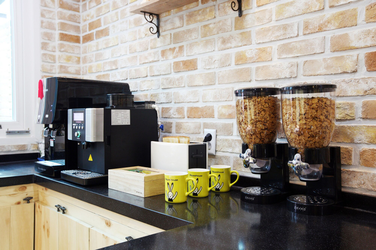Food & Drinks 4, 24 Guesthouse Myeongdong Avenue, Jung