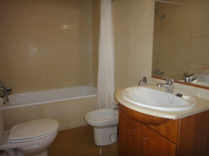 Bathroom, Apartamentos Comtat-Sant-Jordi-24-M, Girona
