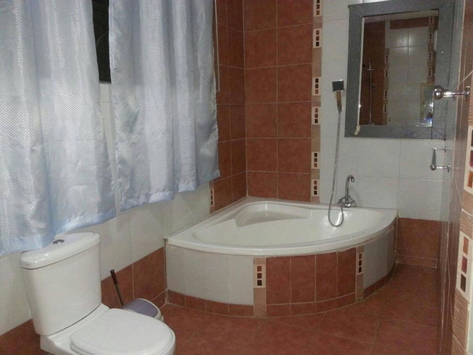 Bathroom 4, The GreenVille Home, Mbarara