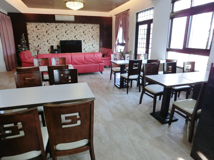 Others 5, Love Play House, Yilan