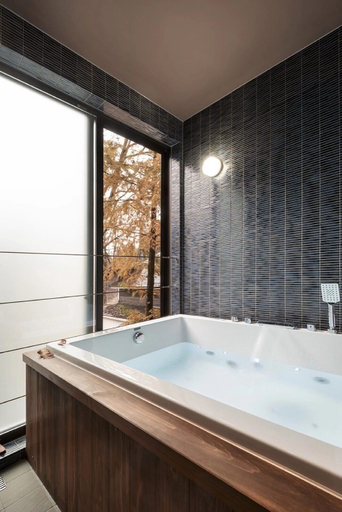 Bathroom, Shizuku Villas, Hakuba