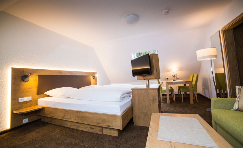 Bedroom 2, Berggasthof Linde, Emmendingen