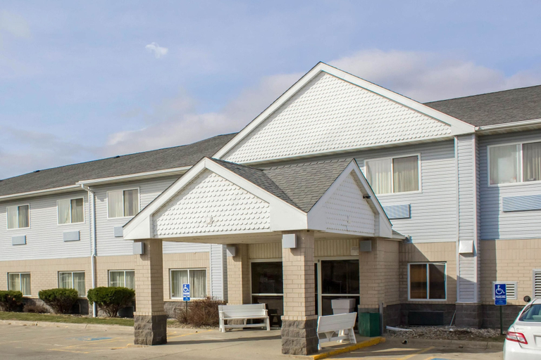 Exterior & Views 2, Quality Inn & Suites Sioux City Southeast, Woodbury