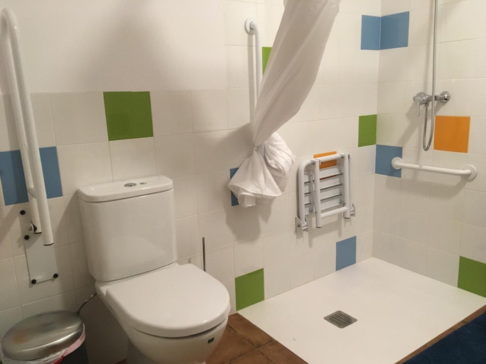 Bathroom 3, El Albergue de Sigüenza - Hostel, Guadalajara