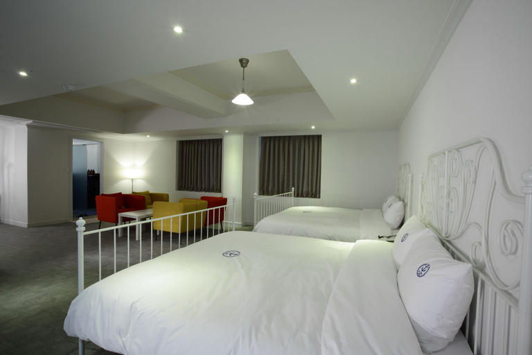 Bedroom 3, Hillside Hotel, Dong