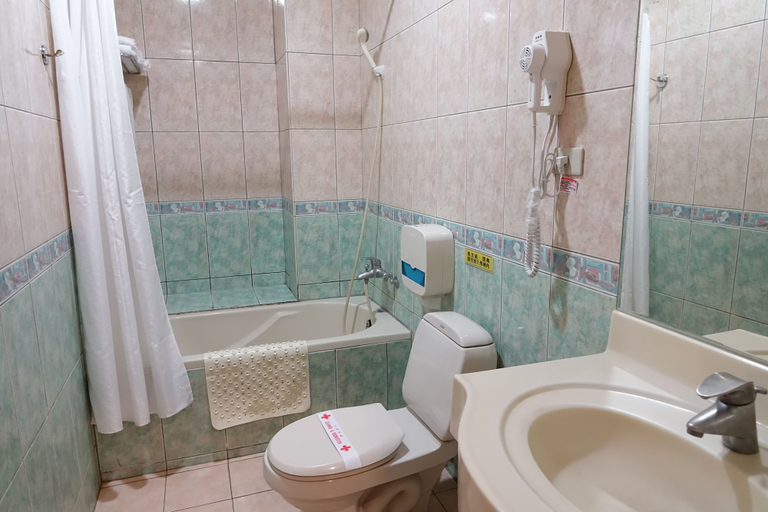 Bathroom 4, East Commercial Affairs Hotel, Yilan