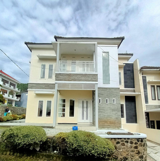 Exterior & Views 1, Villa Apel A8 Batu (permanently closed), Malang
