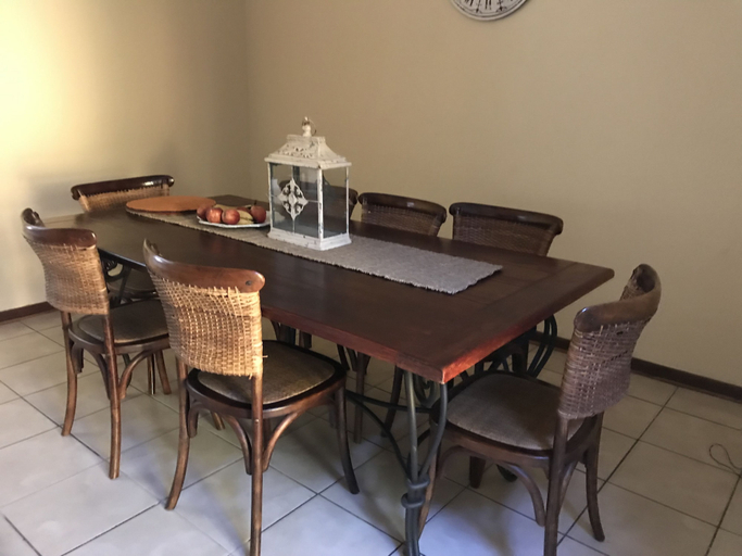 Others 5, Vintage Palm, Gaborone
