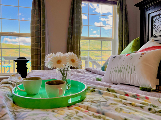 Bedroom 2, Lone Donkey Ranch, Summit