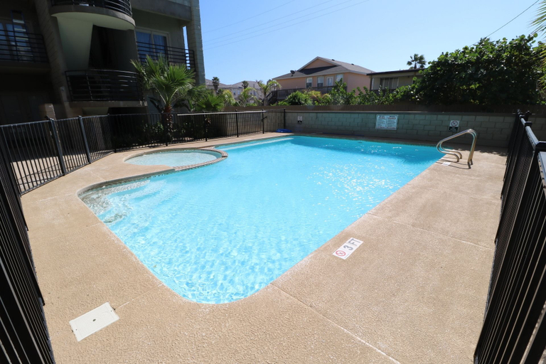 Sport & Beauty, The Dunes Condominiums by Cheap Getaway, Cameron