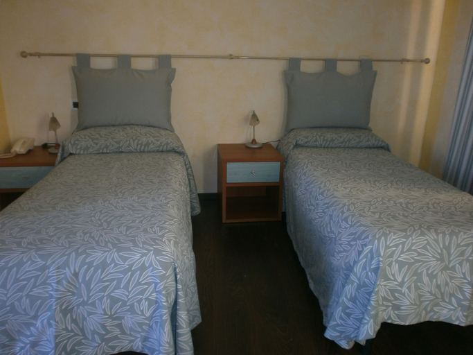 Bedroom 2, Albergo Vecchio Pavone, Torino