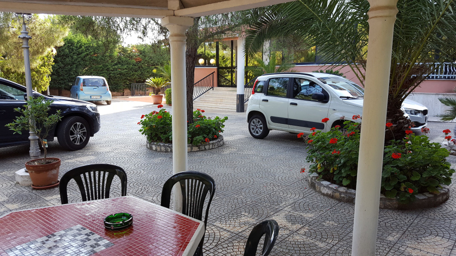 Parking 5, Villa Erry, Barletta-Andria-Trani