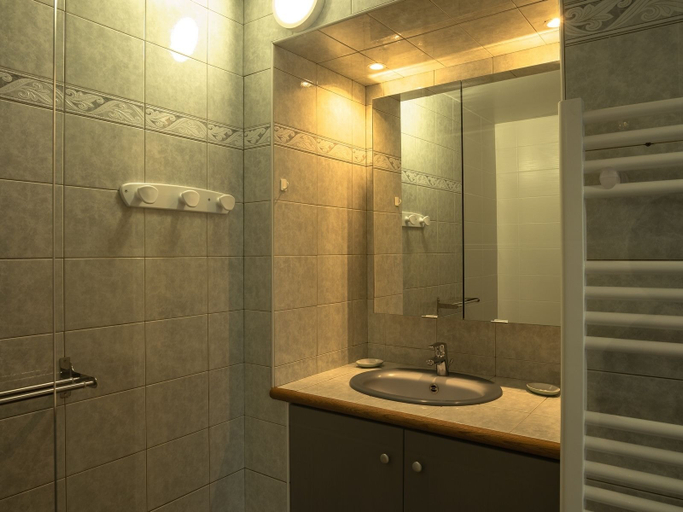 Bathroom 5, Appartements de la Baie, Finistère
