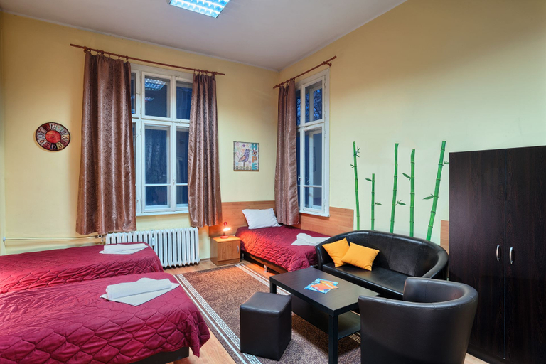 Others 4, Guest House 32, Stolichna