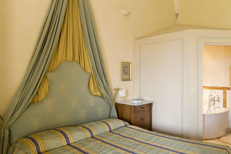 Bedroom 2, Castello di Volognano, Florence